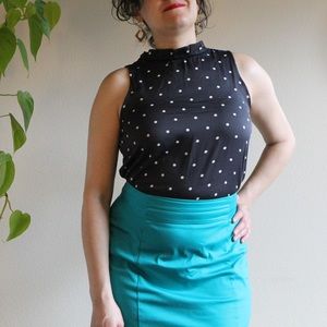 🌴 CLOSEOUT ✨ Ann Taylor polka dot sleeveless top